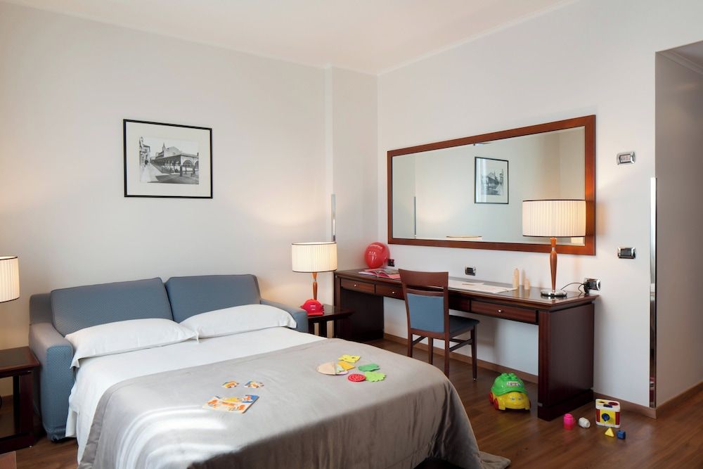 undefined Starhotels Excelsior 7