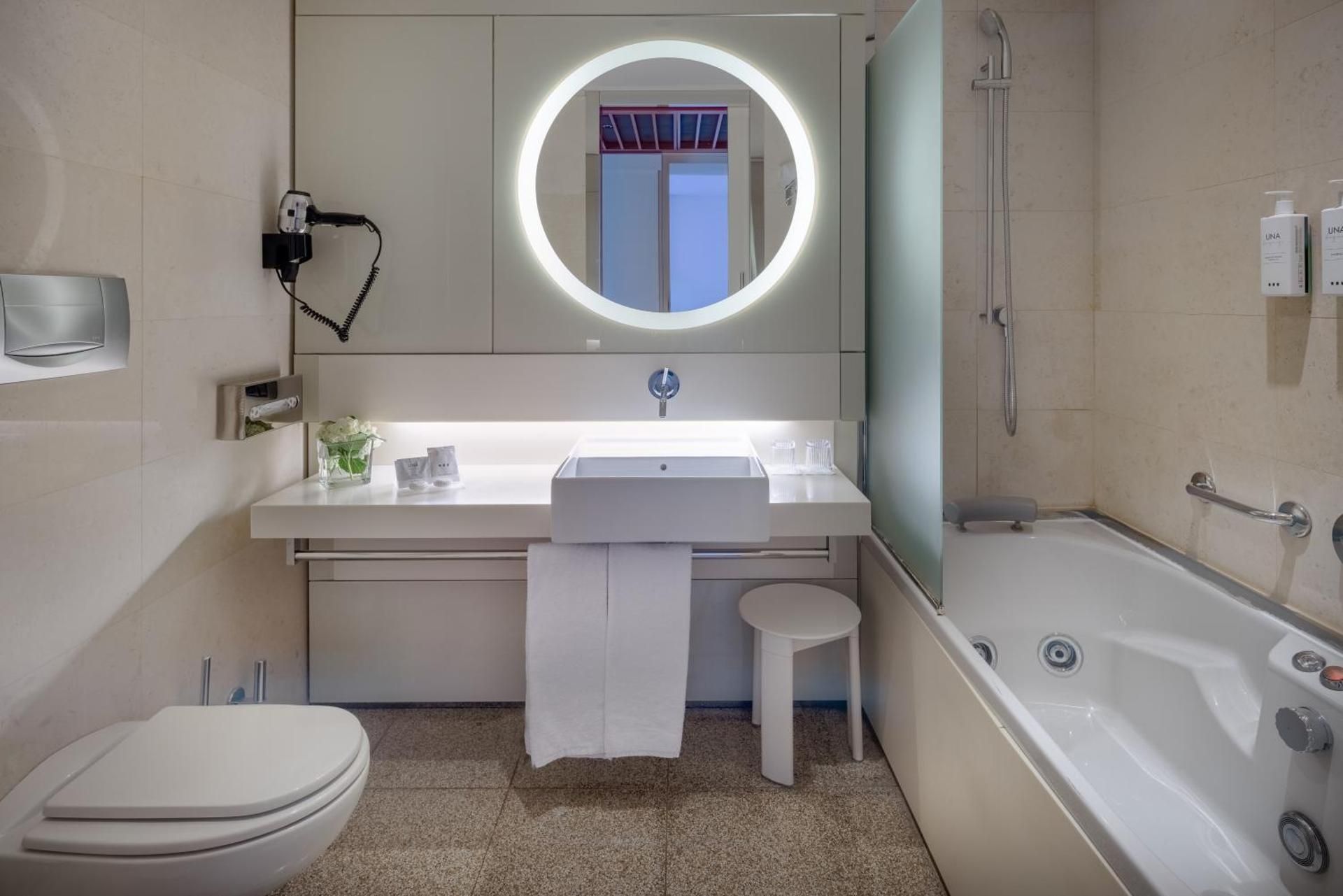 undefined UNA Hotels Bologna Centro 4