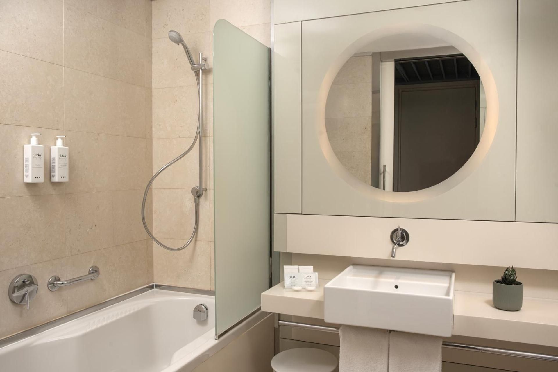 Executive Twin Room with Extra Bed