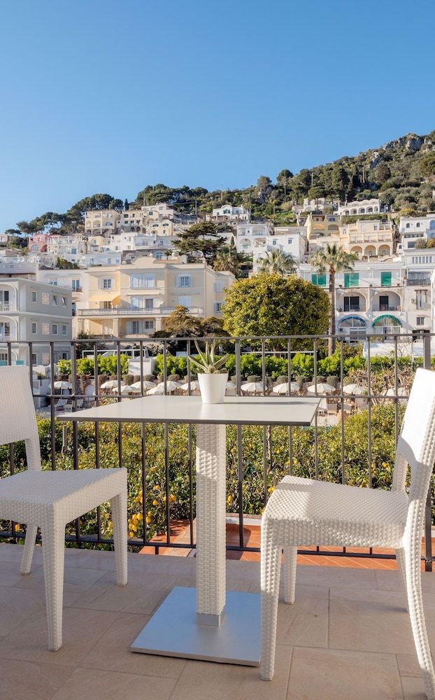 Hotel Syrene Triple Room, Garden View 4