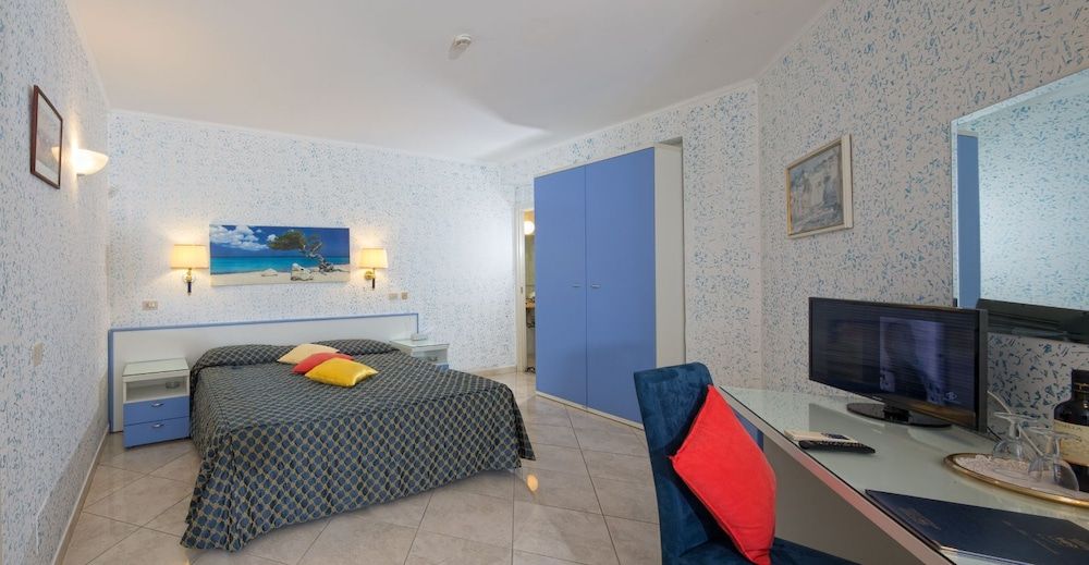 undefined Hotel Weber Ambassador 2