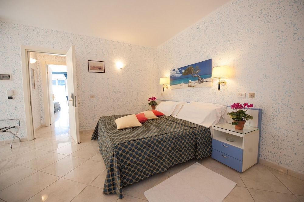 undefined Hotel Weber Ambassador 3