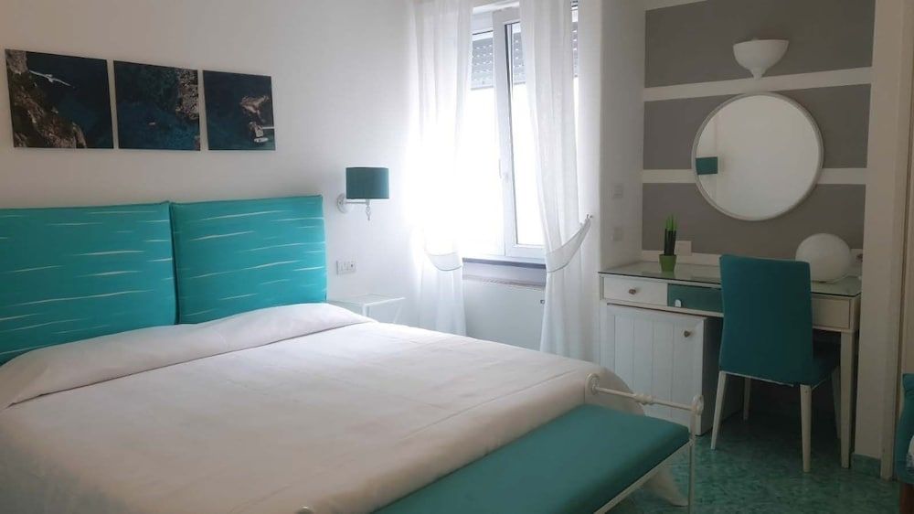 Classic Double room with queen bed or 2 separated beds