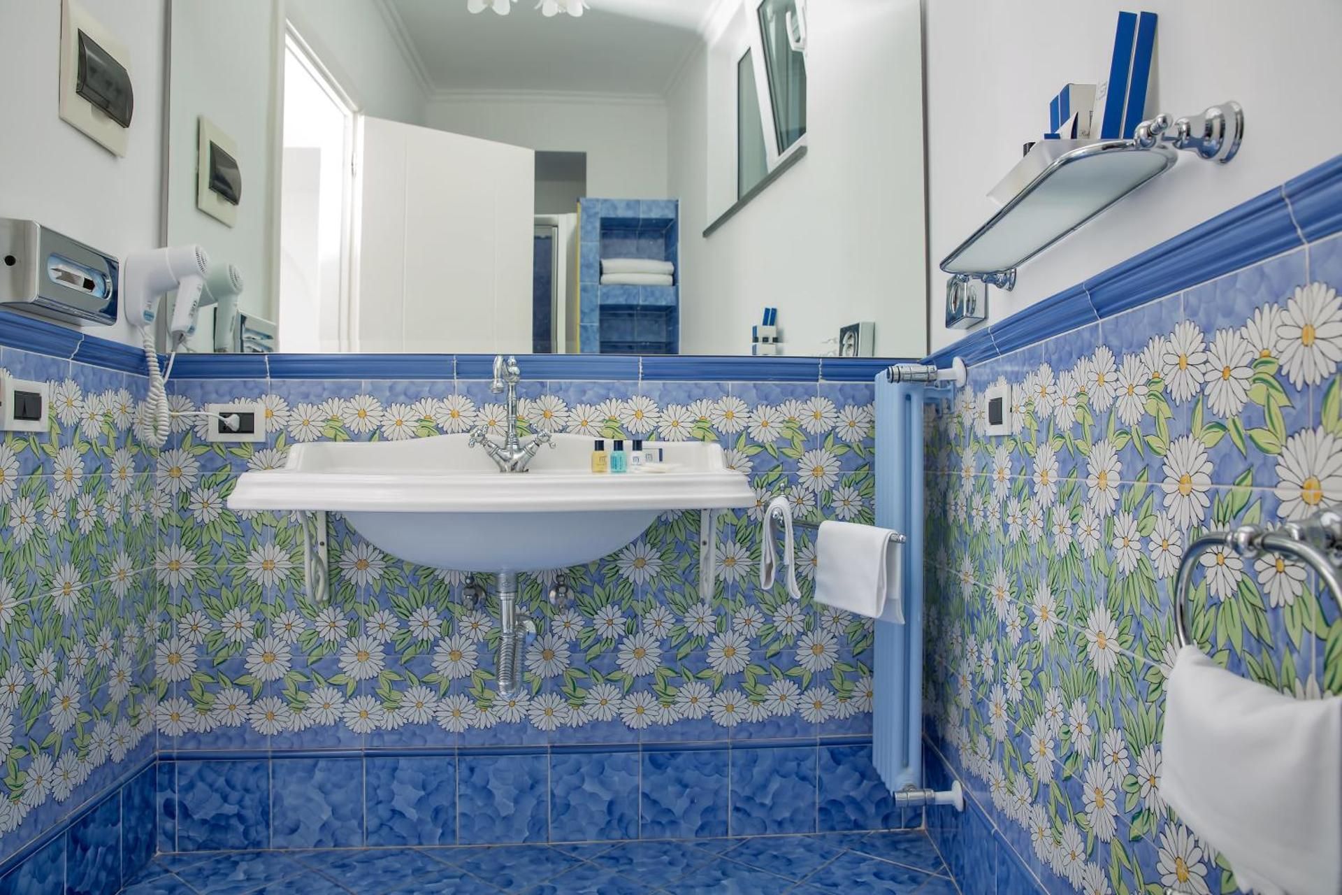 Attic Room with Private Solarium Terrace