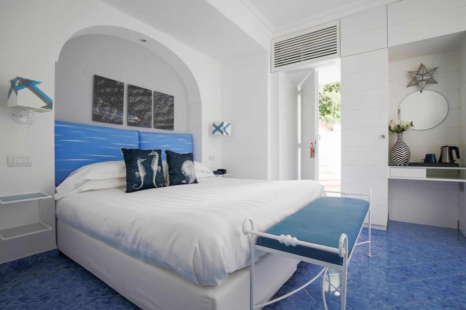 Attic Room with Private Solarium Terrace