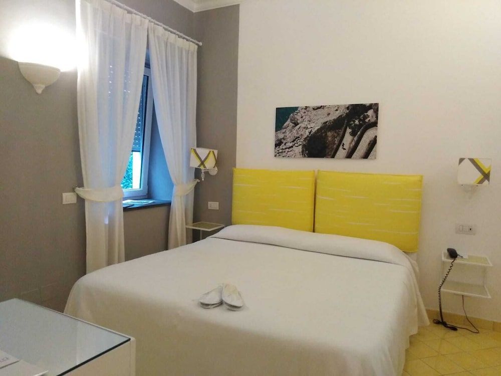 Relais Maresca Luxury Small Hotel Classic Double room with queen bed or 2 separated beds 4
