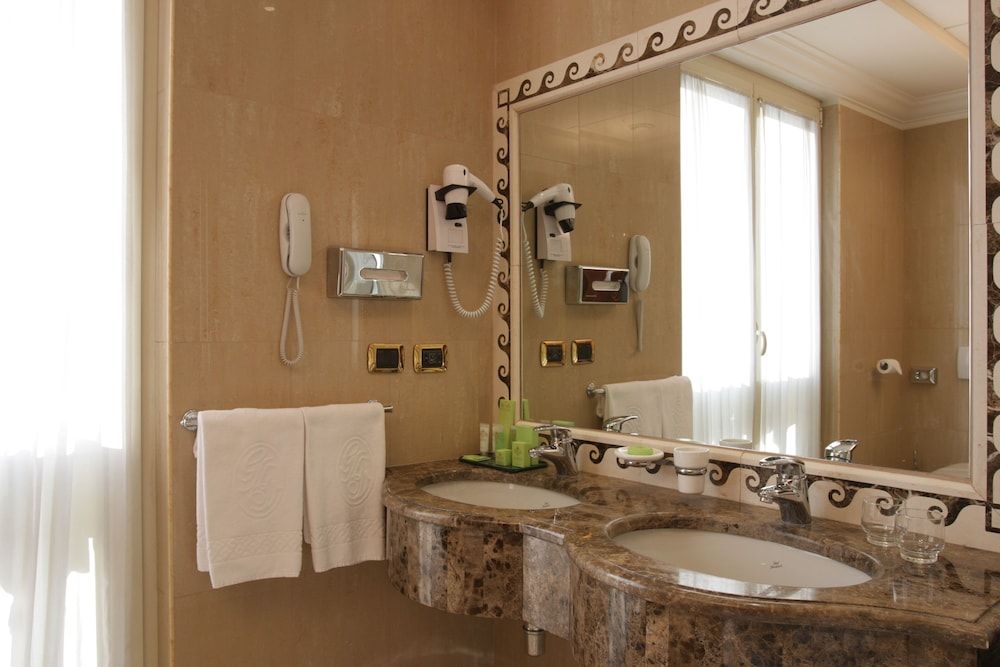 Grand Hotel Vanvitelli Double Room Single Use 2