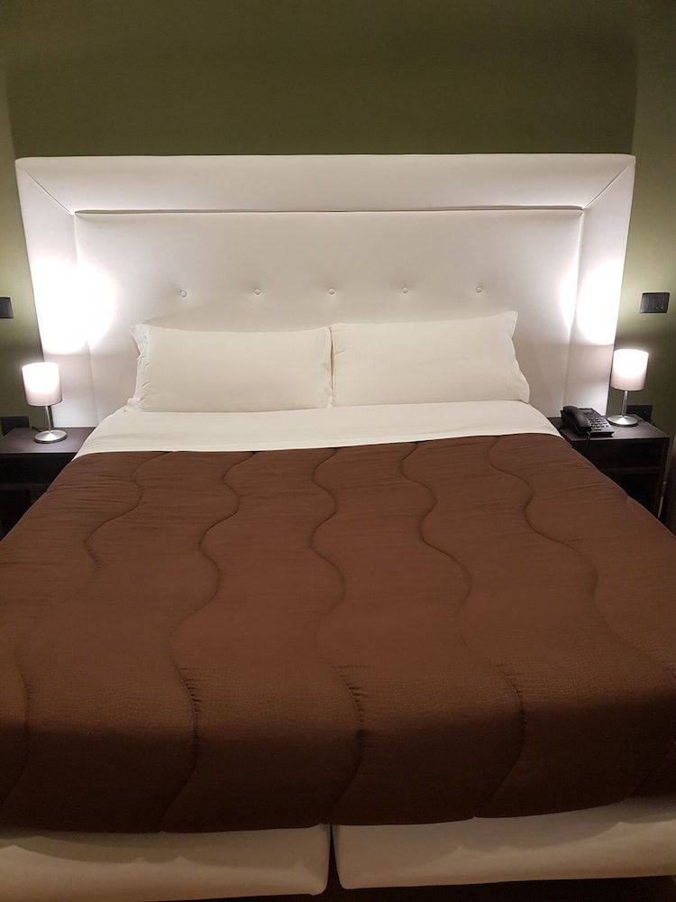 Hotel Europa Art Caserta Superior Double Room 4