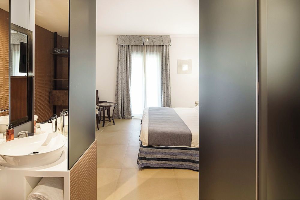 Premium Triple Room
