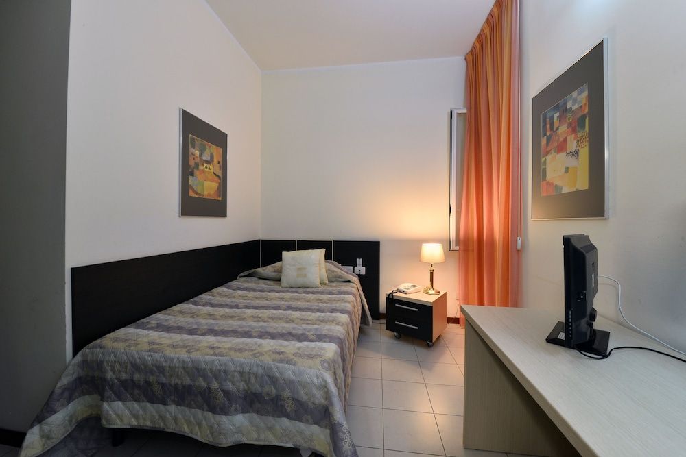 Hotel Ferrari Standard Single Room