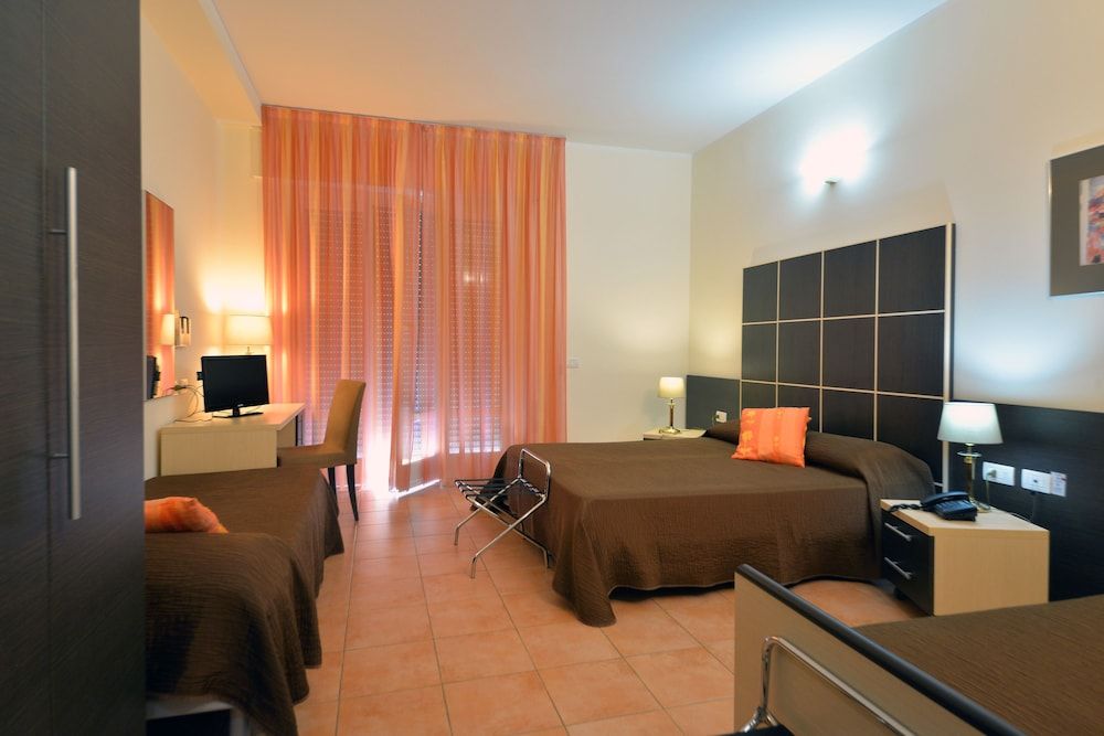 Hotel Ferrari Family Room 2