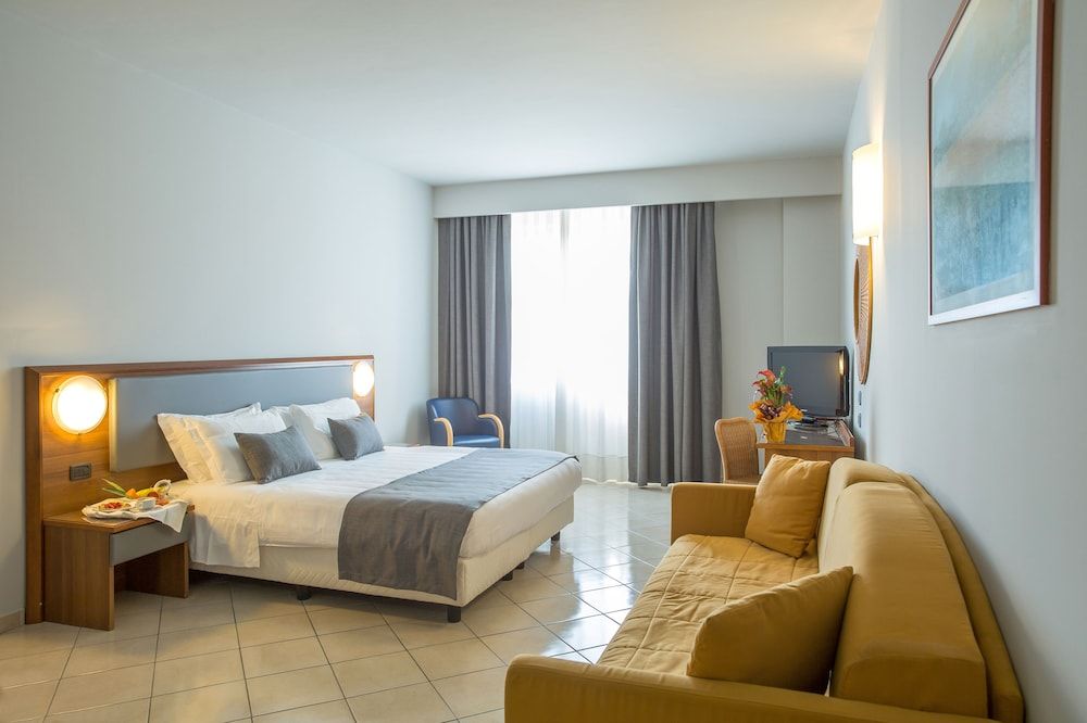 Deluxe Room, 1 Queen Bed