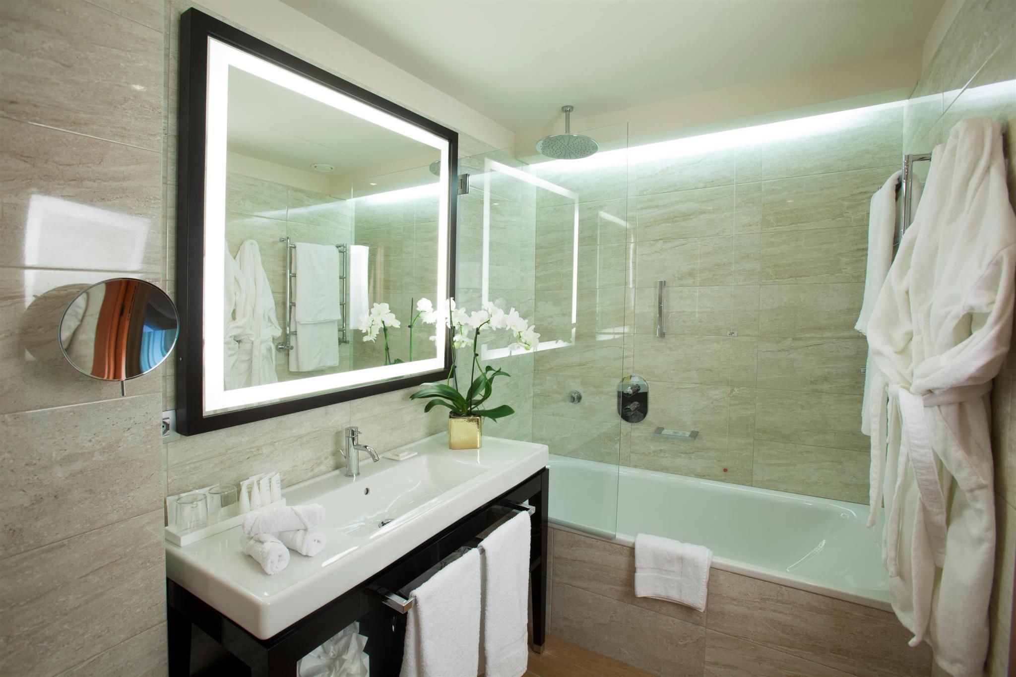 Two Connecting Double Rooms