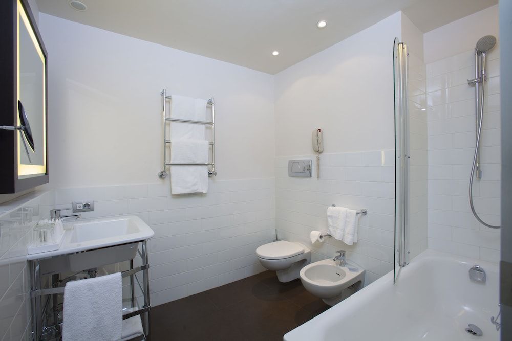 Starhotels Michelangelo Superior Double Room 5