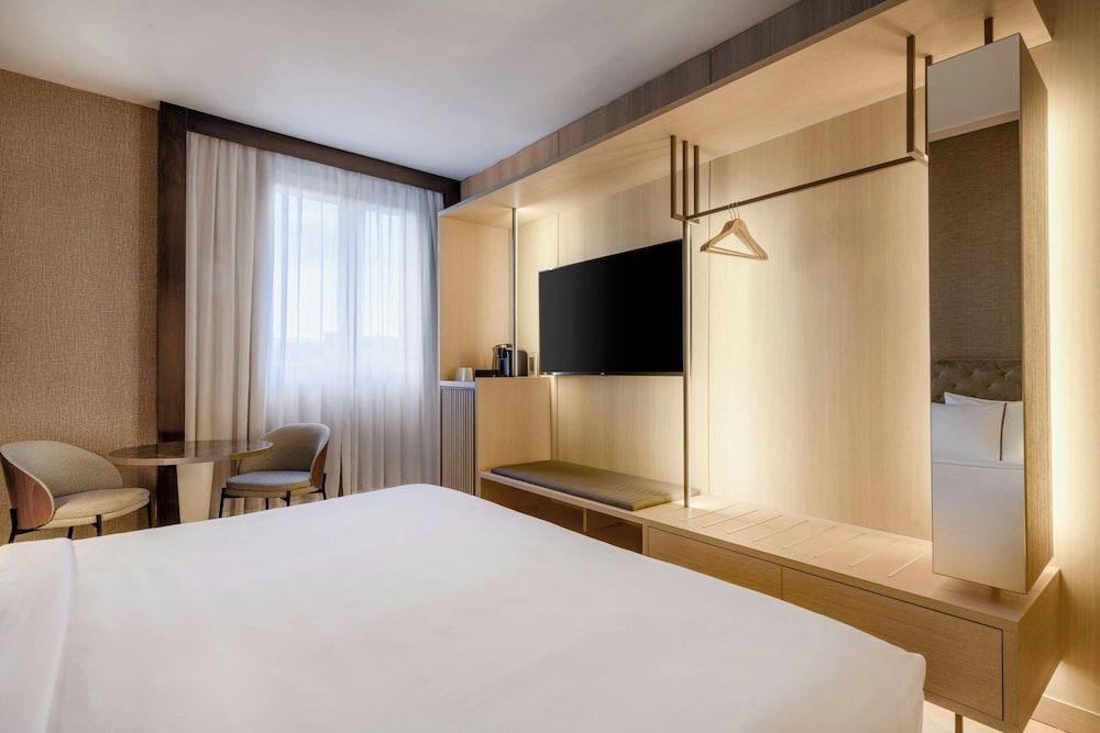 AC Hotel Firenze by Marriott Standard Room, 1 Queen Bed, Non Smoking 6