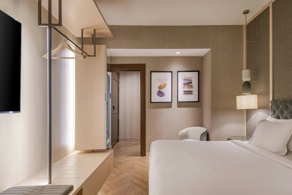 AC Hotel Firenze by Marriott Standard Room, 1 Queen Bed, Non Smoking 9