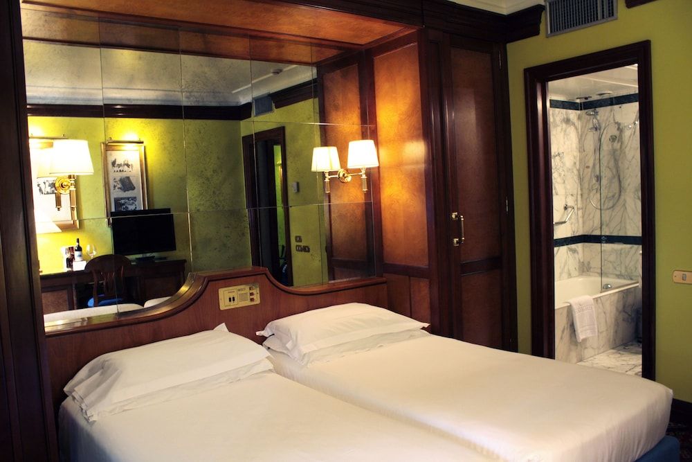Hotel Albani Firenze Classic Room 3