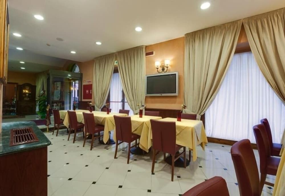 undefined Arizona Hotel 6