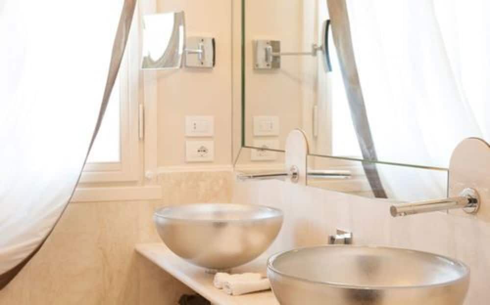 undefined Brunelleschi Hotel 10