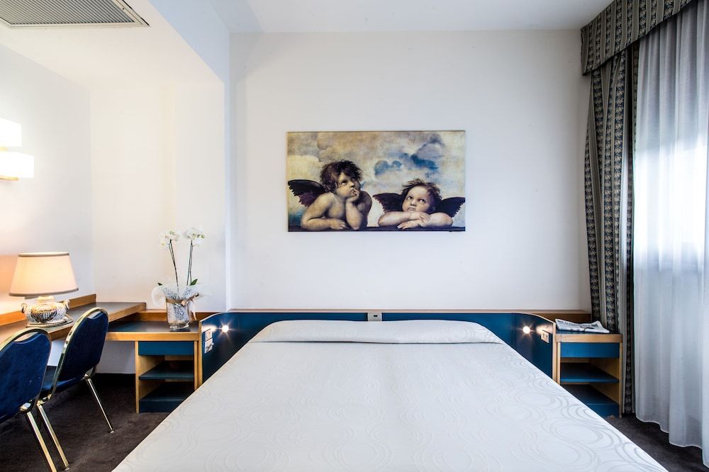 Hotel Mirage Double or Twin Room