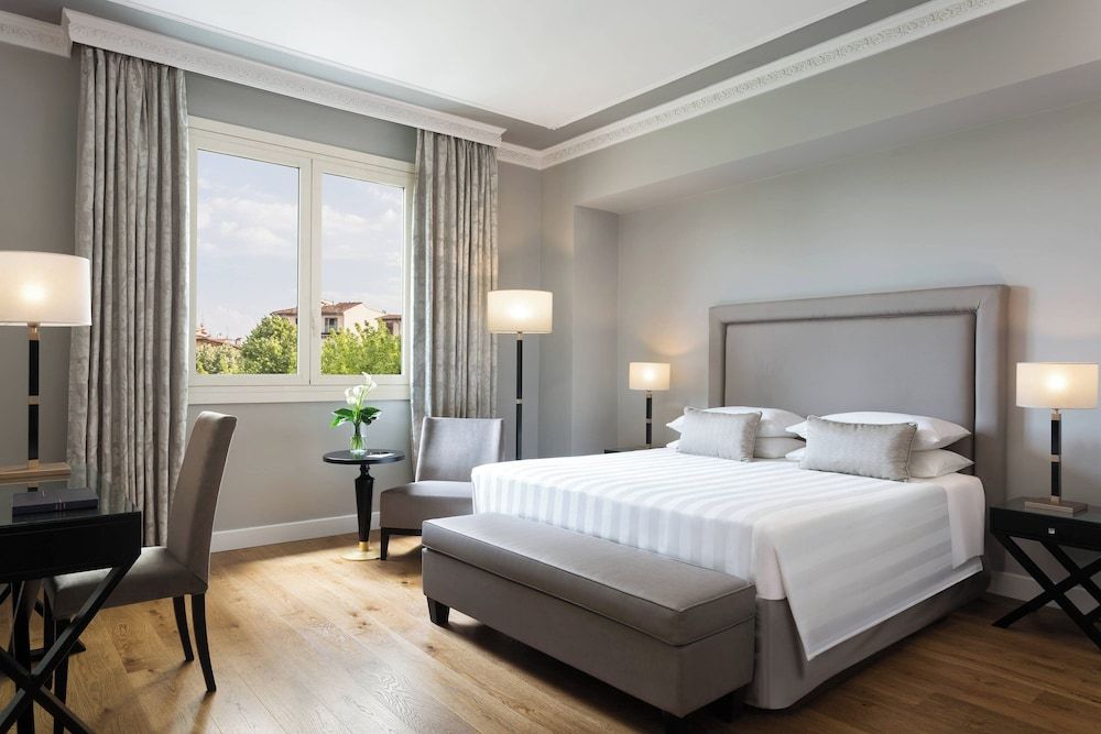 Sina Villa Medici, Autograph Collection Superior Room, 1 King Bed, Non Smoking 2