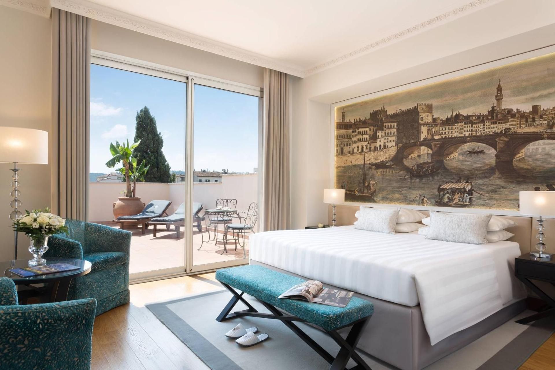 Premium, Guest room, 1 King, Urban view, Balcony