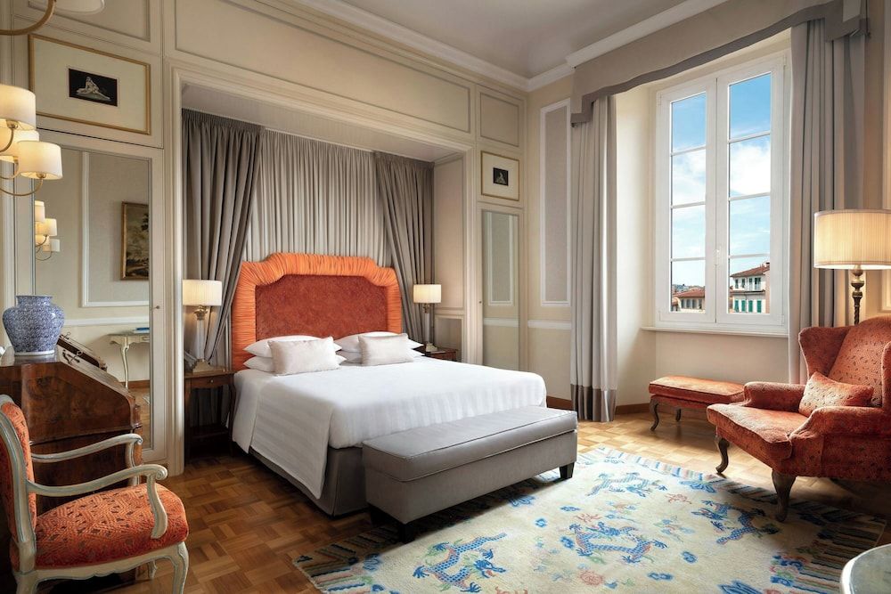 Sina Villa Medici, Autograph Collection