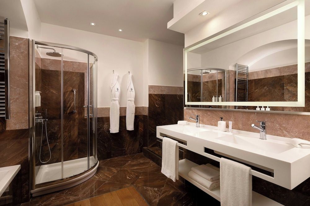 undefined Sina Villa Medici, Autograph Collection 6