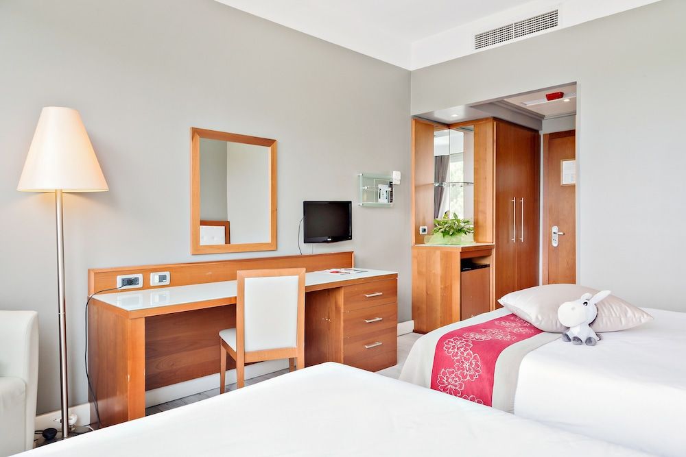 undefined Italiana Hotels Florence 10