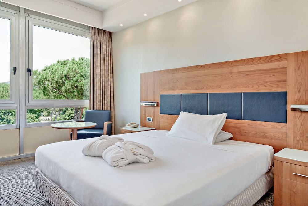 undefined Italiana Hotels Florence 3