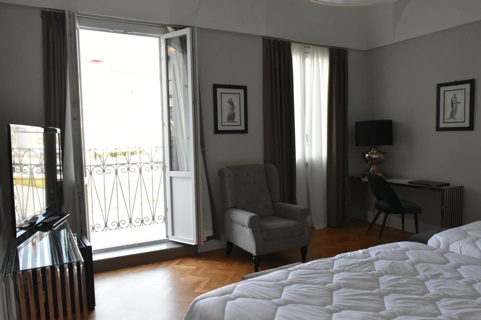 undefined Hotel Roma 9