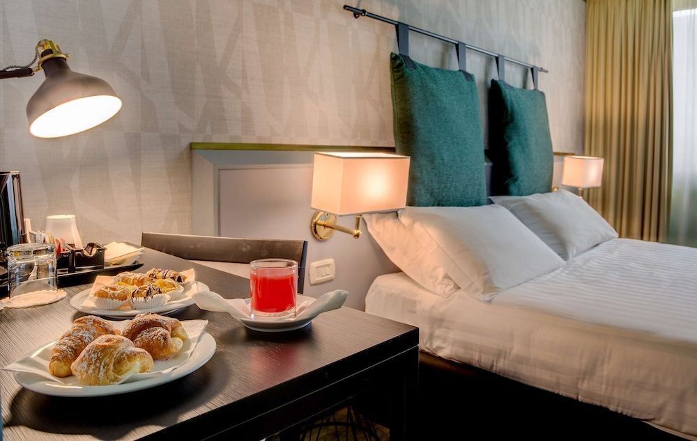 Best Western Plus CHC Florence Classic Room, 1 Queen Bed 2