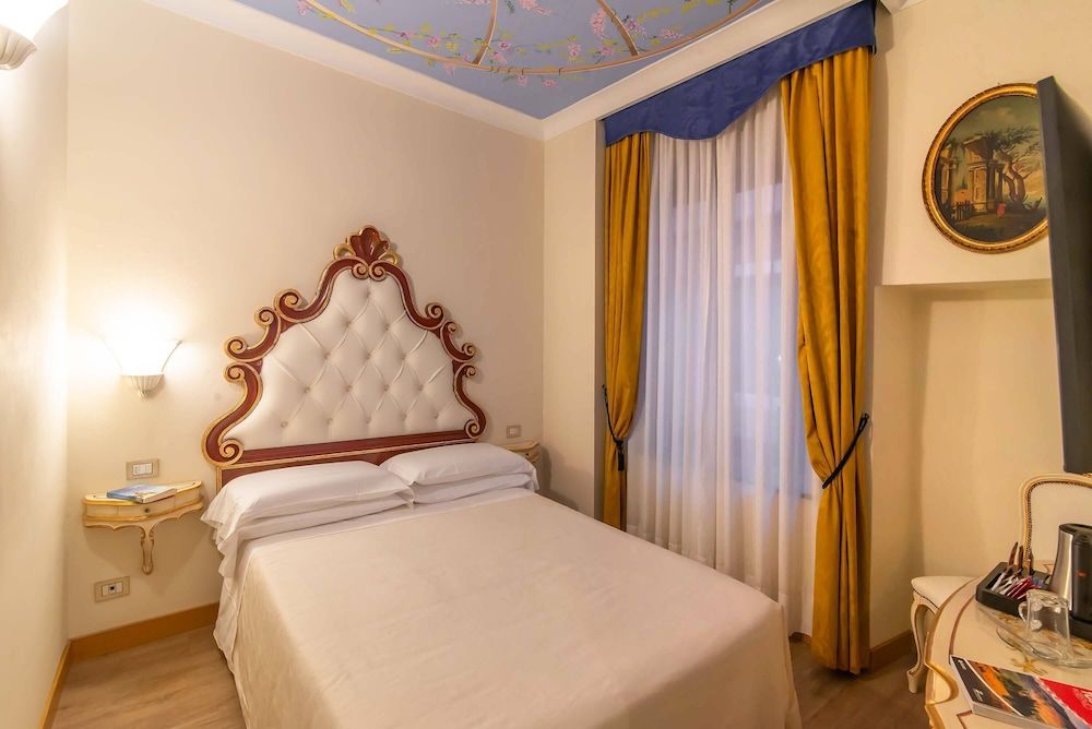 undefined Porta Faenza Hotel 10