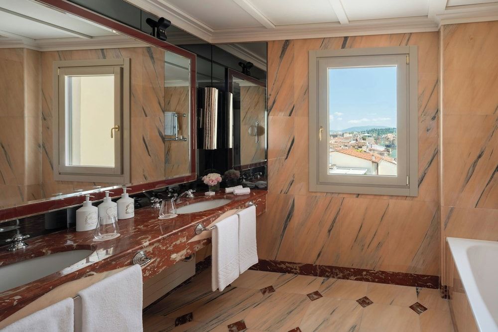 Suite, 1 King Bed, Terrace, River View (Belvedere)