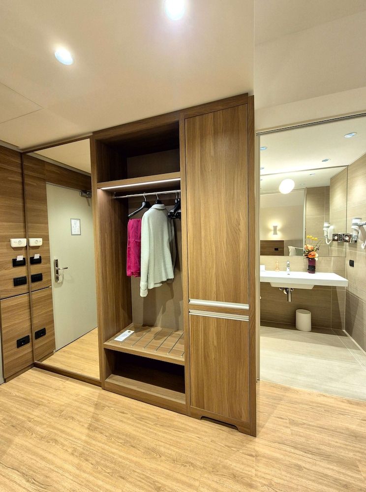 Best Western Hotel City Comfort Room, 1 Queen Bed 27