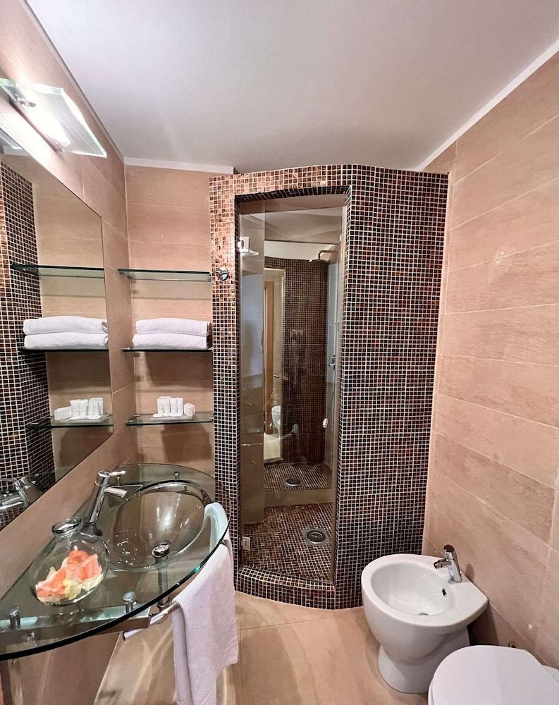 Best Western Hotel City Comfort Room, 1 Queen Bed 32