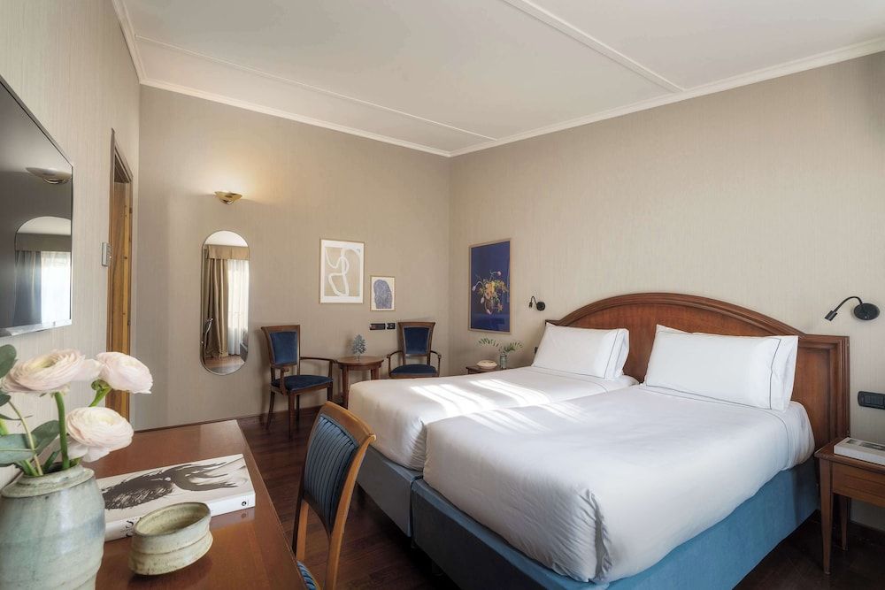 undefined WorldHotel Casati 18 9