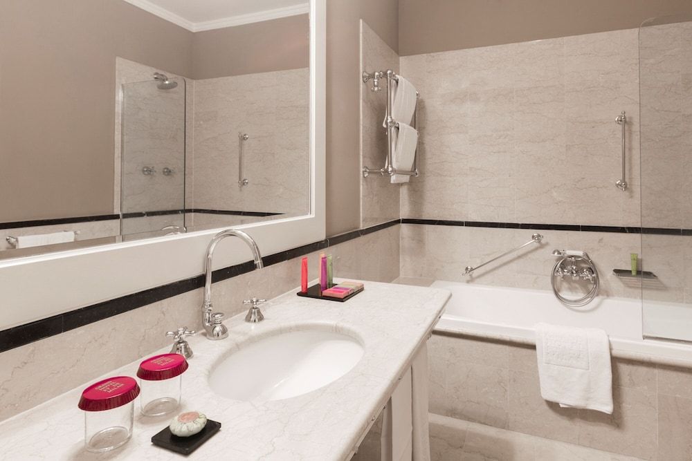 Grand Hotel et de Milan Classic Double or Twin Room 6