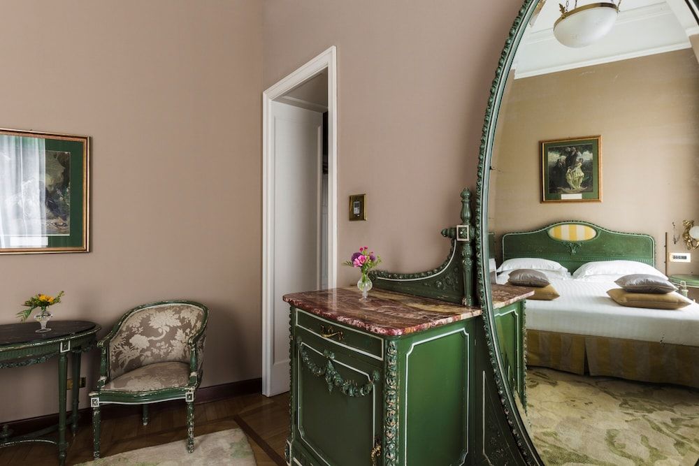 Grand Hotel et de Milan Superior Double Room 6