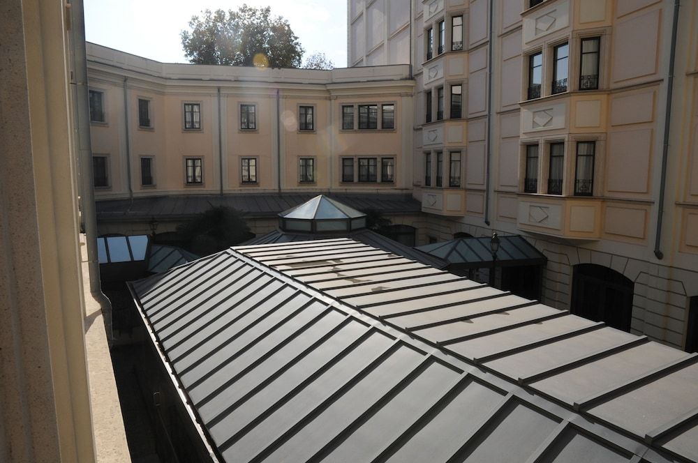 undefined Grand Visconti Palace 6