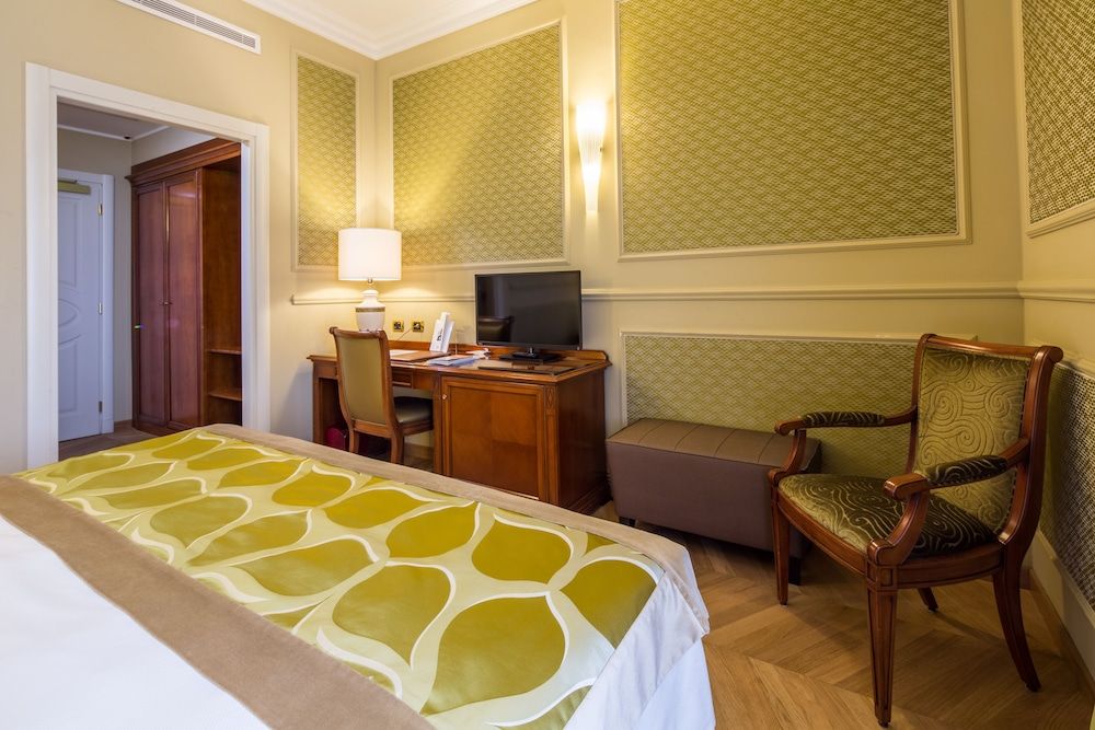 Grand Visconti Palace Standard Room 2