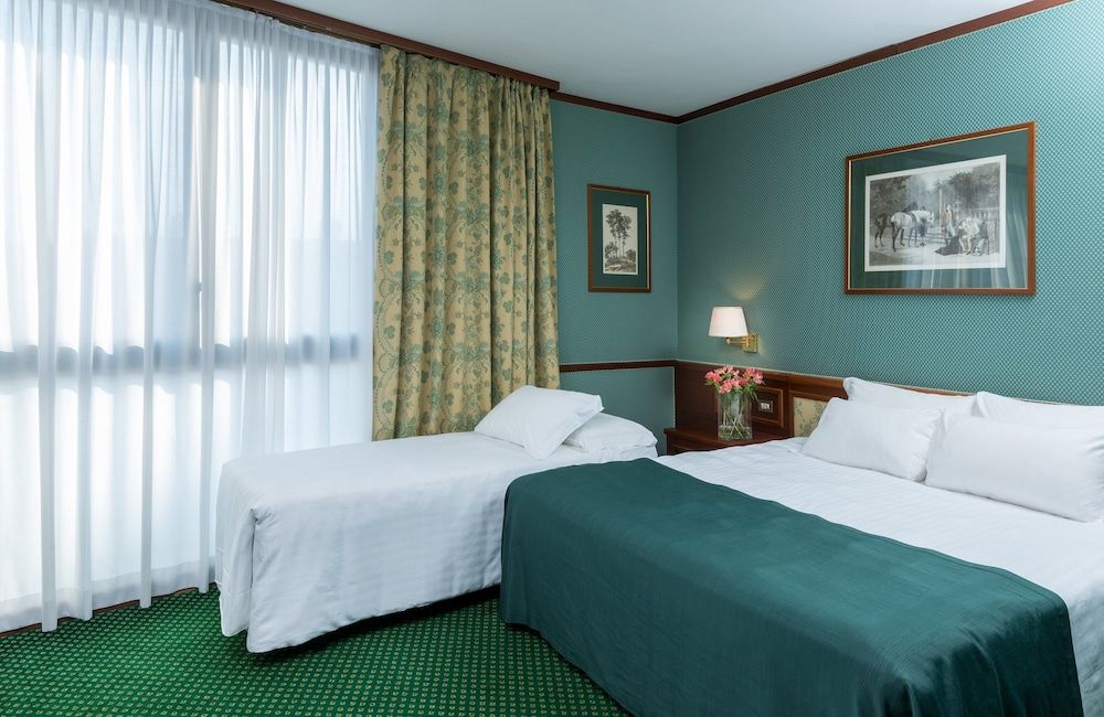 undefined Leonardo Hotel Milan City Center 8