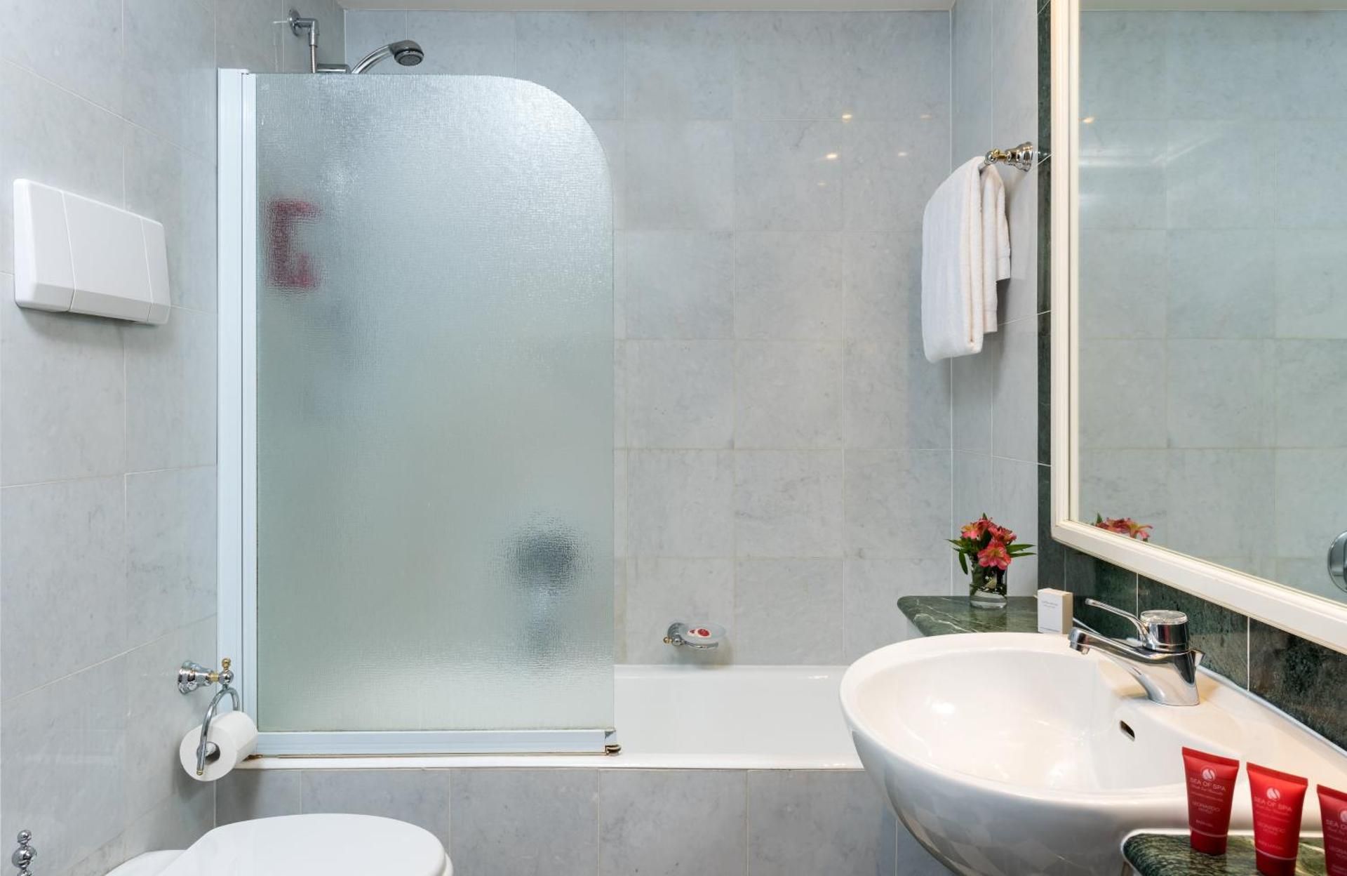 Leonardo Hotel Milan City Center Comfort Double 3