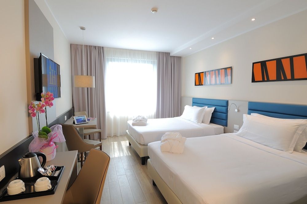 undefined iH Hotels Milano Lorenteggio 10