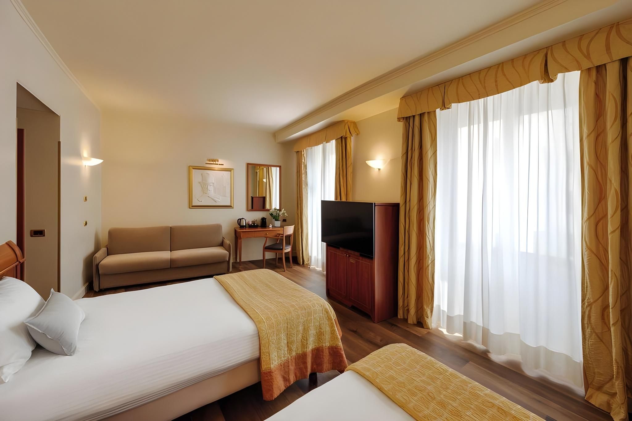 Hotel Dei Cavalieri Milano Duomo Classic Double or Twin Room 5