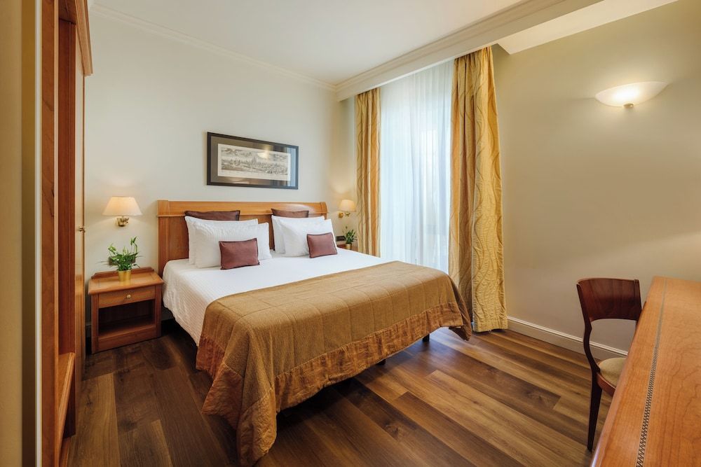 Hotel Dei Cavalieri Milano Duomo Classic Double or Twin Room 4