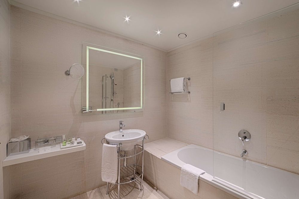 undefined NH Collection Milano Porta Nuova 10