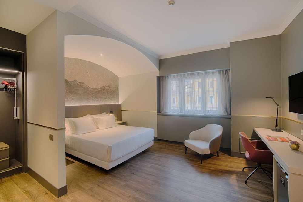 undefined NH Collection Milano Porta Nuova 3