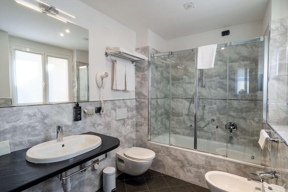 undefined Hotel Regina 10