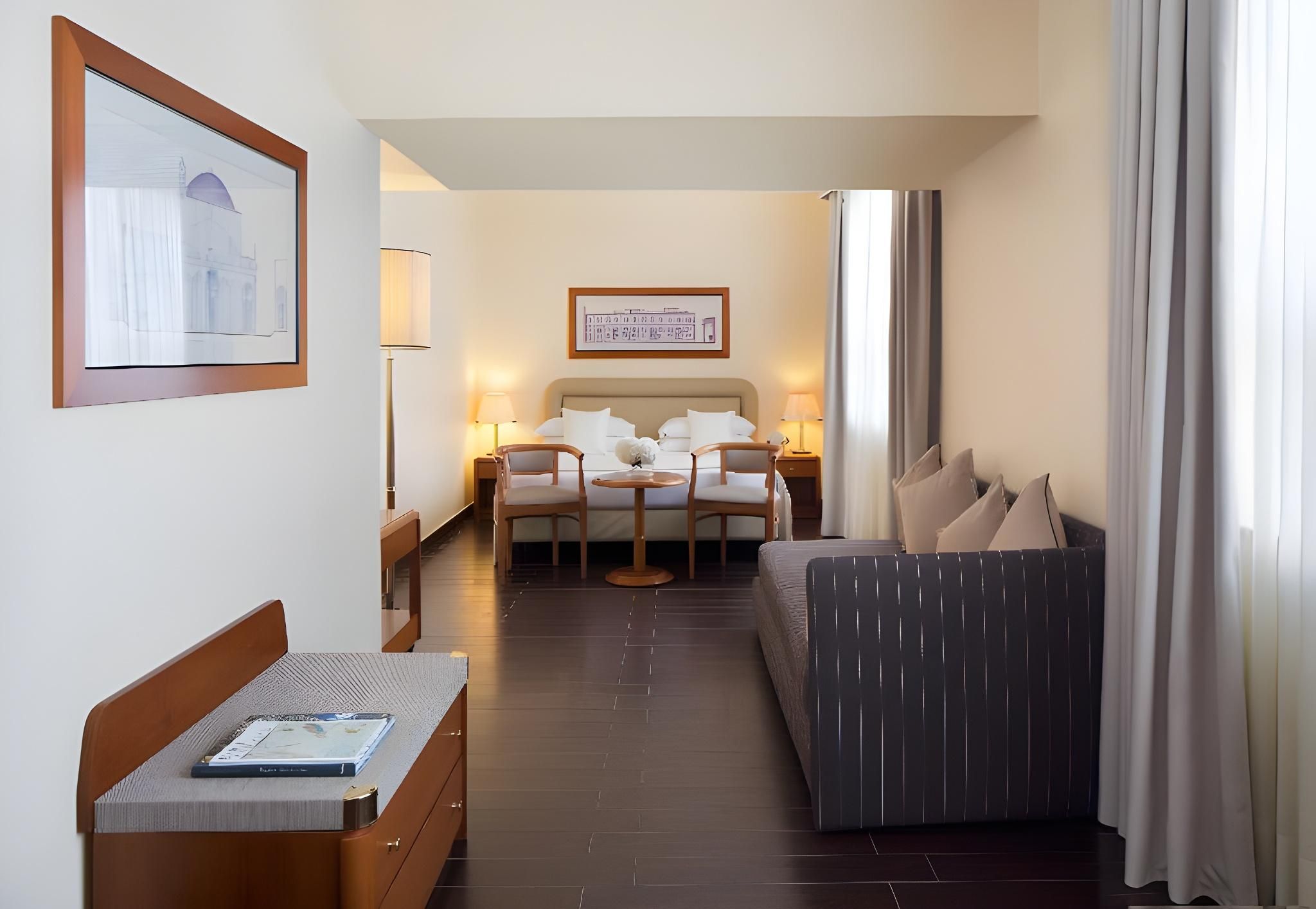 undefined Starhotels Business Palace 6